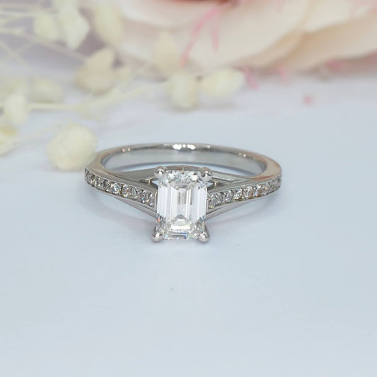 Engagement rings with GIA and IGI certificate, 14k, 18k, PT950 with Lab Grown or Natural diamonds, Gems stone, Birth stone, VVS1, VVS2, Princess cut, Round, Oval, Cushon, Emerald, Pear shape, Marquise, Heart, Radiant, Assher, yellow gold, white gold, Rose gold, Lux Gold, Handmade Engagement Rings, Customized Rings, Affordable Engagement Rings, 
Best wedding ring makers in Manila Where to buy platinum wedding rings in the Philippines Custom engagement rings Manila Top jewelers in the Philippines for lab-grow